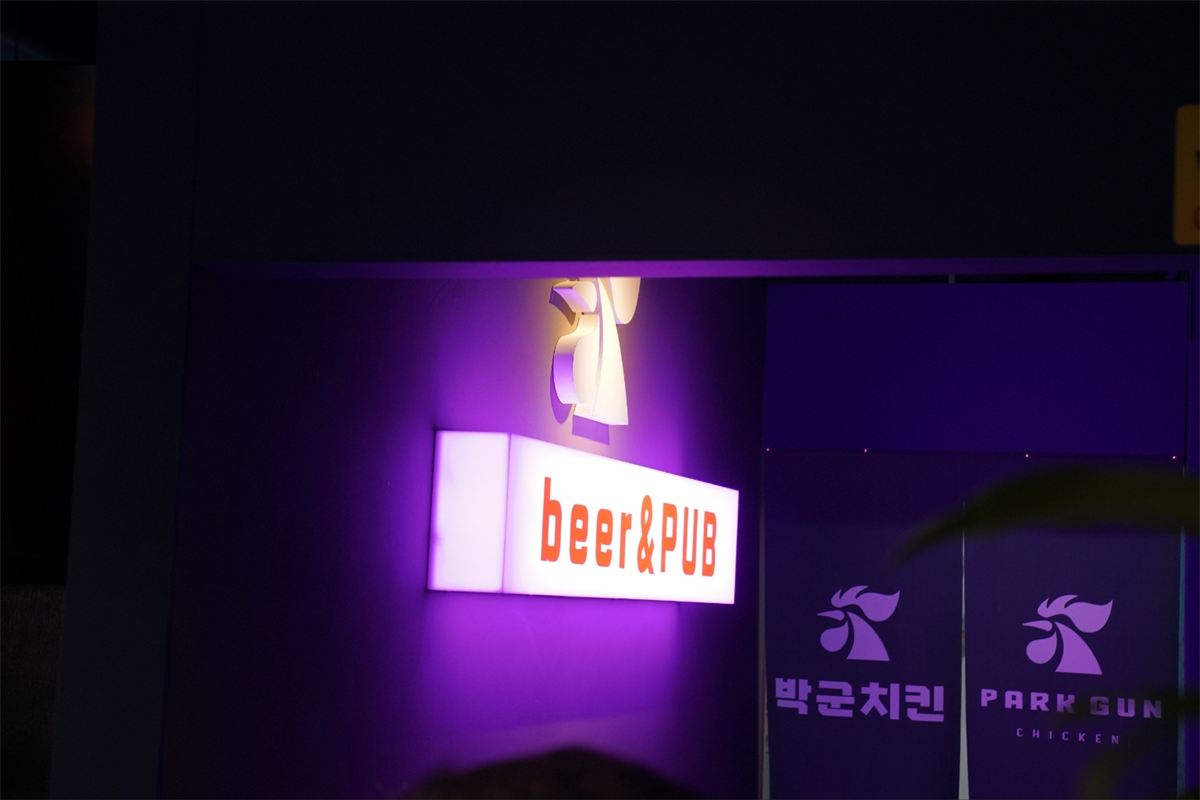 박군치킨 인테리어 4