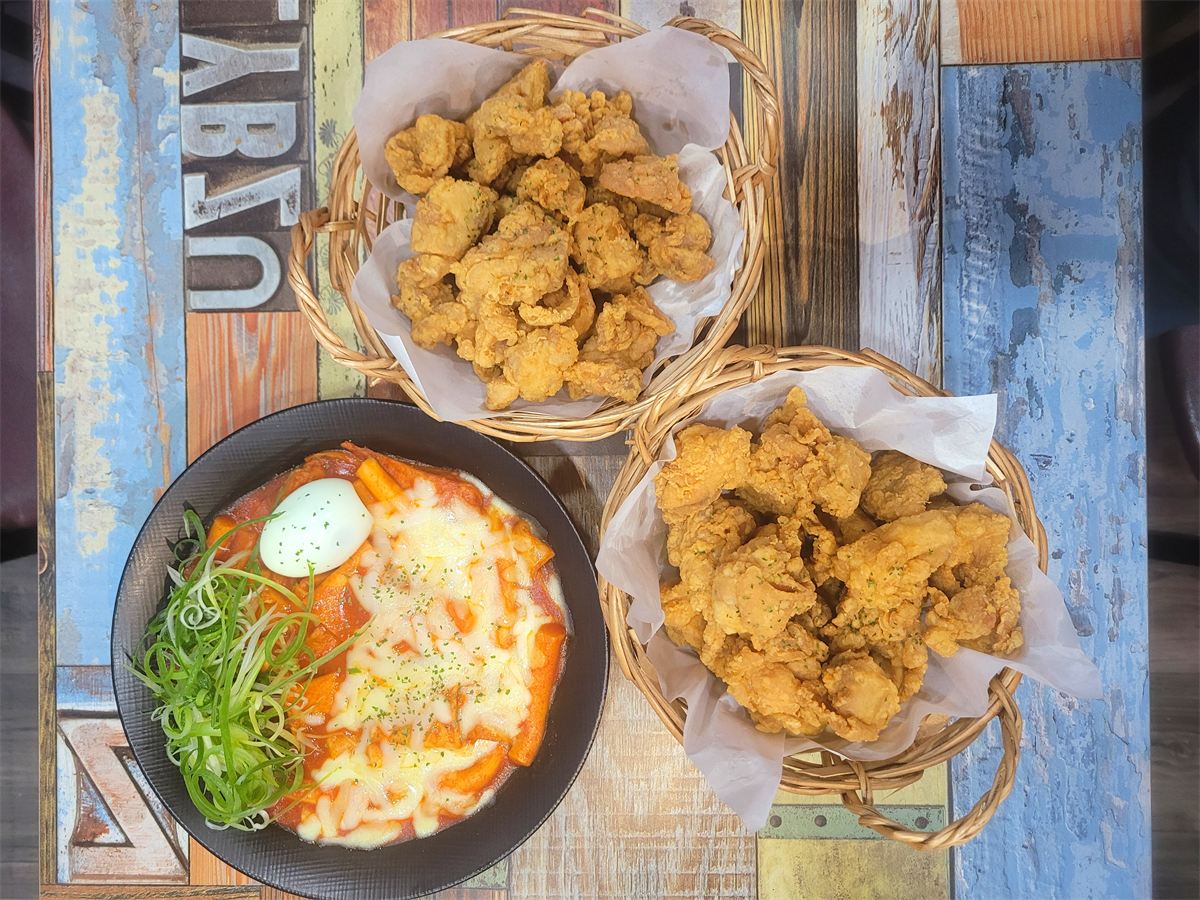 꼬꼬뽀끼세트(후라이드 두마리+모듬떡볶이 대)