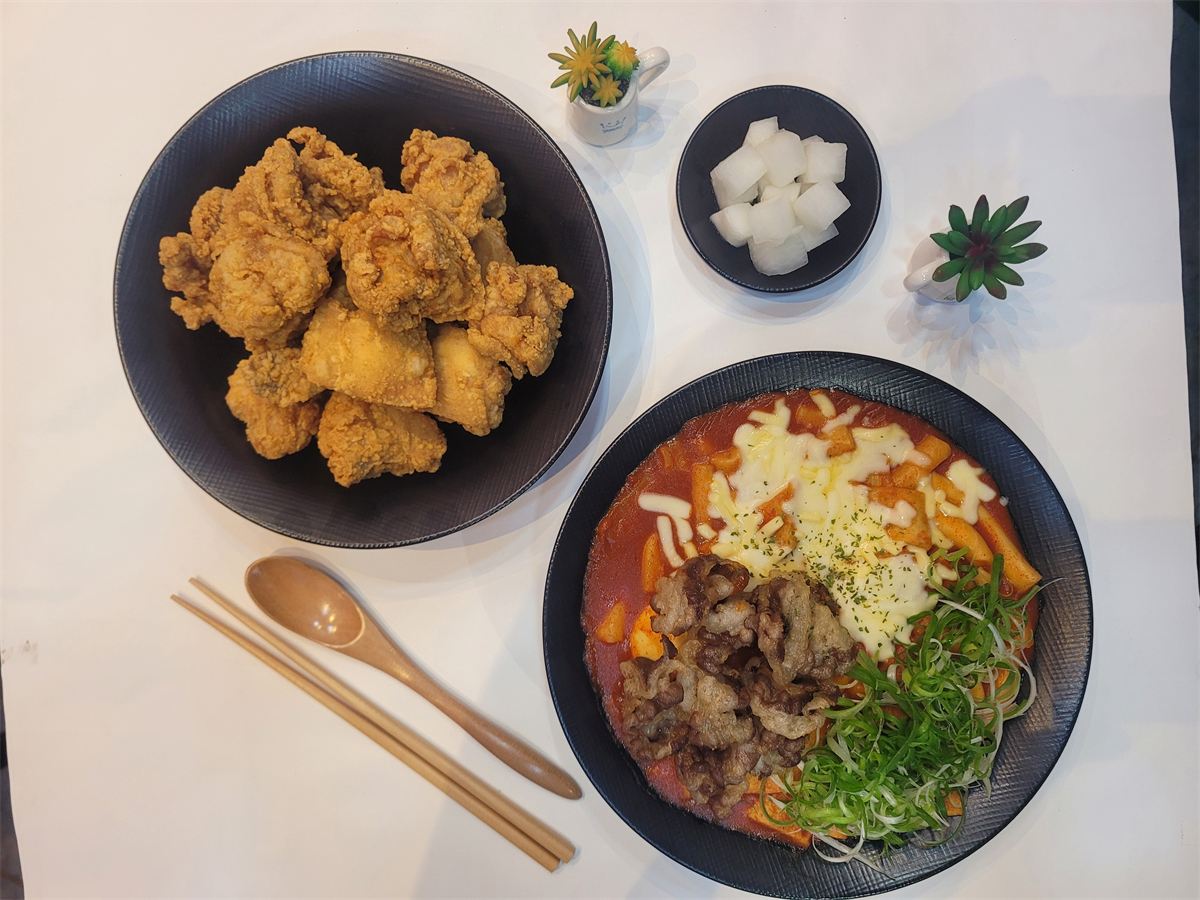우삼뽀끼세트(치킨한마리+모듬떡볶이 대)