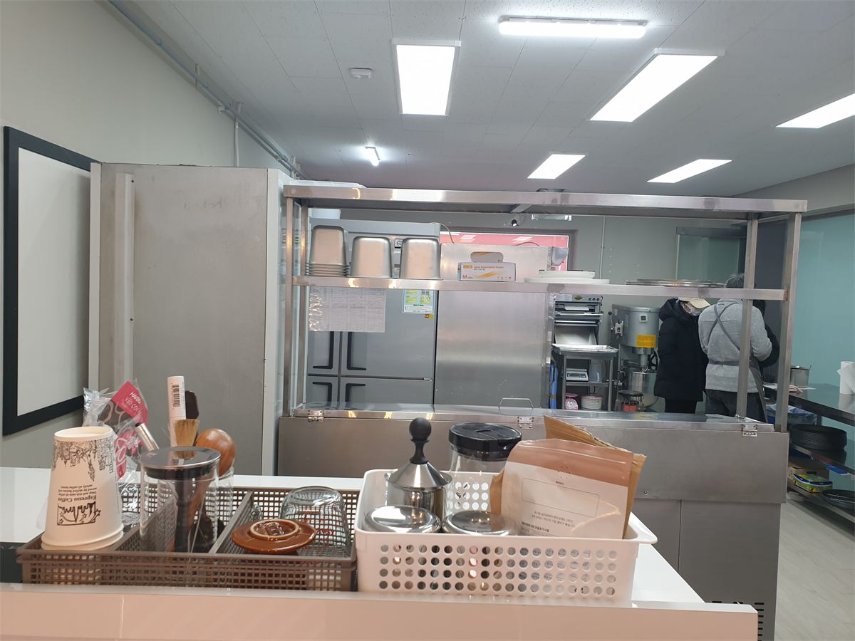 빨간토마토피자 인테리어 2