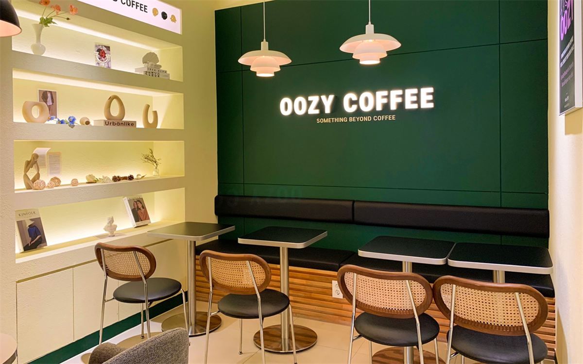 우지커피(OOZYCOFFEE) 인테리어 2