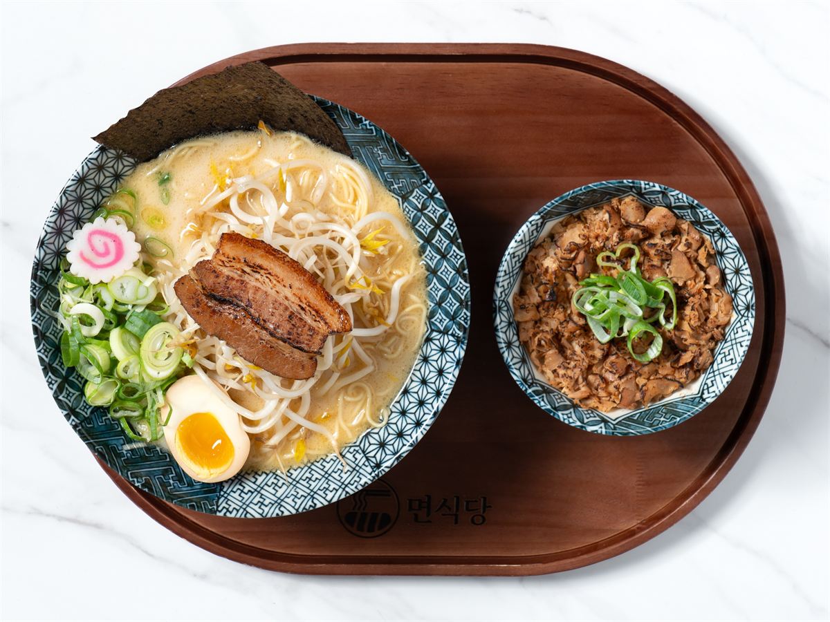 1인세트 돈코츠라멘 + 불맛미니부타동